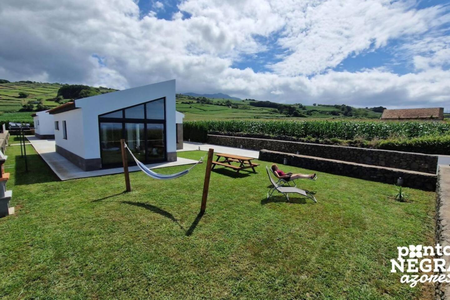 Photography House By Pontanegraazores Altares ภายนอก รูปภาพ